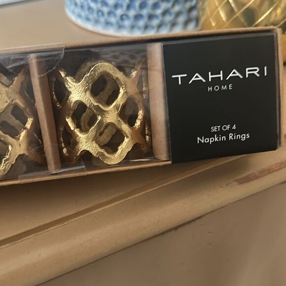 Tahari 4 PC Gold Napkin Ring Holder Set - Picture 3 of 3